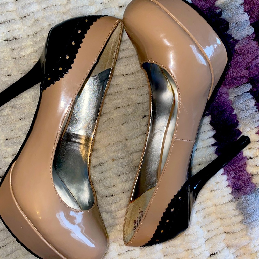 Tan and black pumps. NEW!